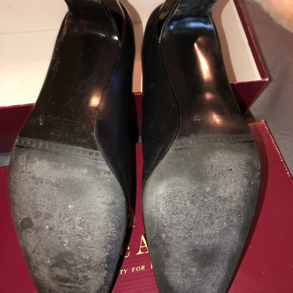 Etienne Aigner Patent leather toe and 2”heel. - Picture 3 of 7